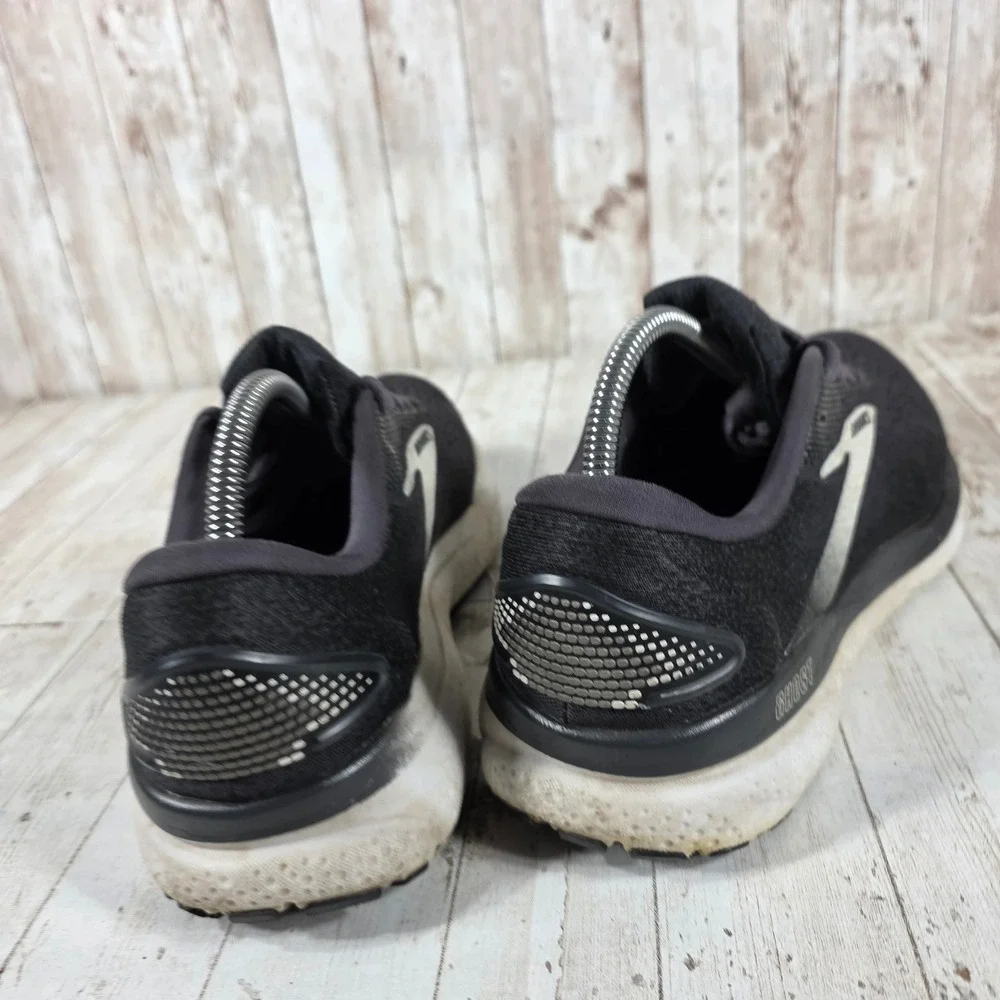 Brooks Ghost 16 Womens Running Shoes Black White 1204071B090 Size 10.5 Medium B